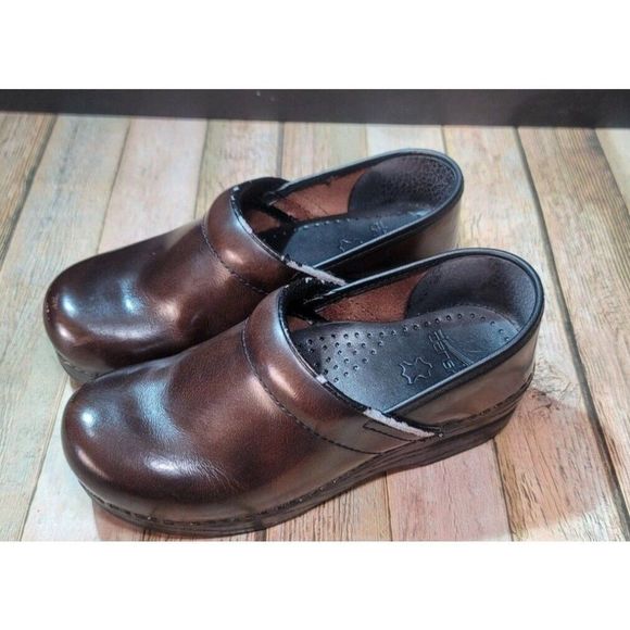 Dansko Professional Pro Brown Shine Leather Clogs Shoes Women's Sz 37‎ /US 6/6.5 - Picture 1 of 6